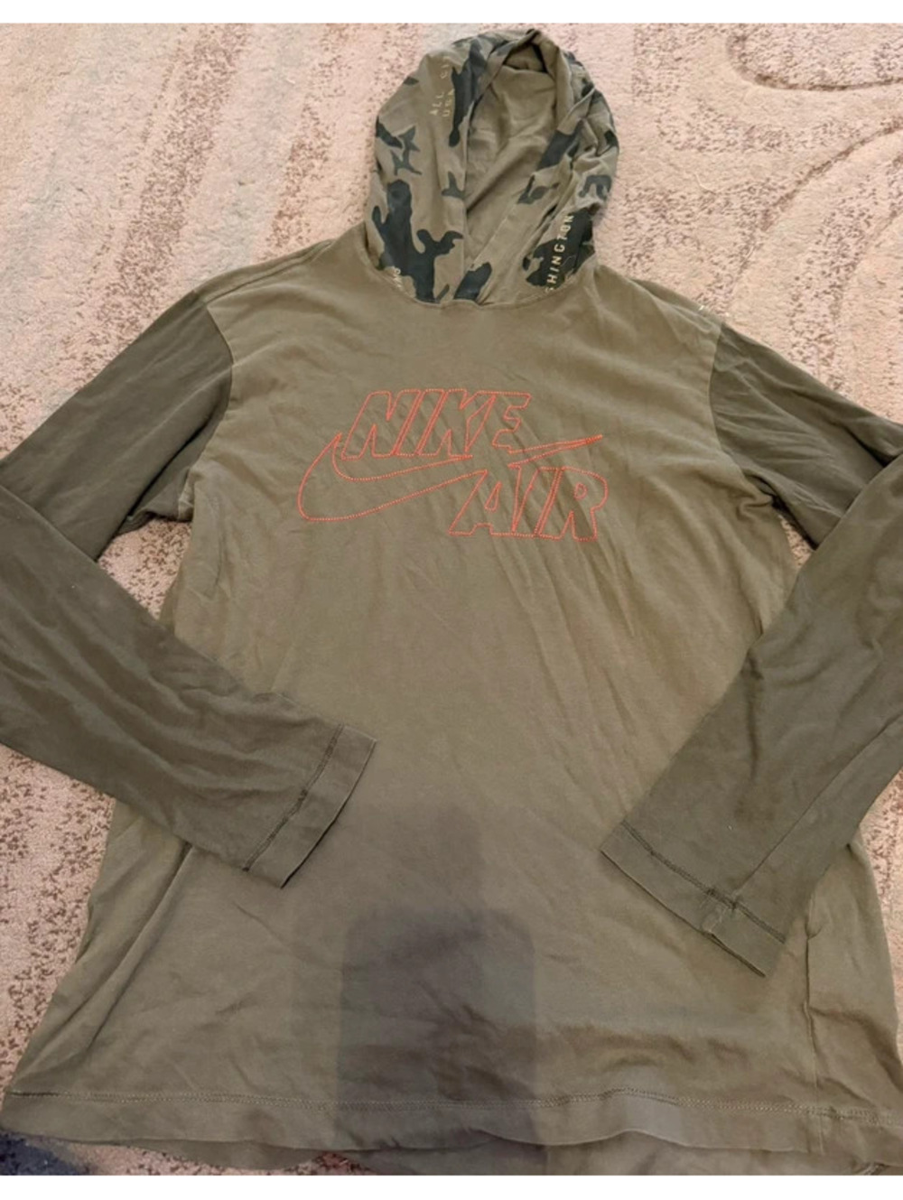 Nike Air Men’s Camo Hooded Long Sleeve Shirt Olive Green Size Medium